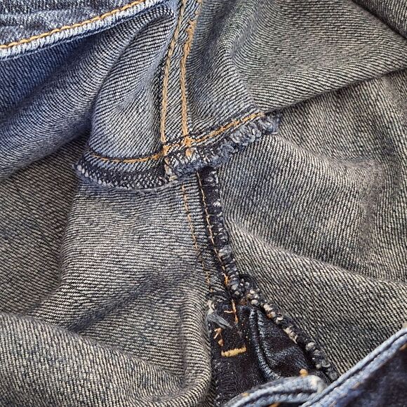 American Eagle Outfitters Denim  Shorts Stretch Distressed Modest Length 12 - Picture 12 of 12